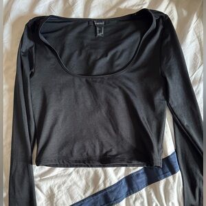 Women's Black Long Sleeve Top